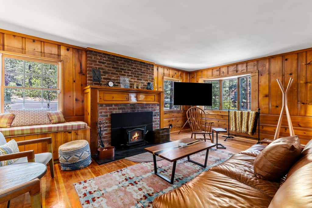 Lundquist House