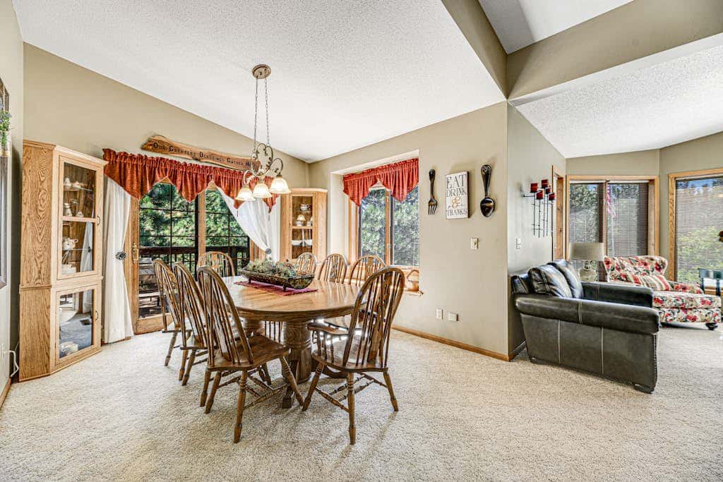 Crooked Canyon Lodge