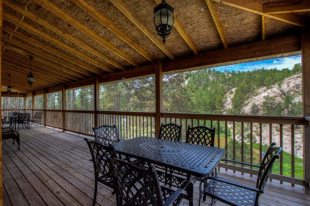 Eagle Pine Lodge
