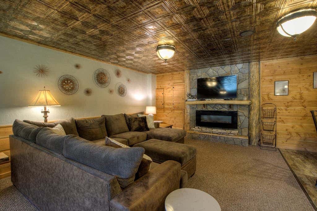 Eagle Pine Lodge