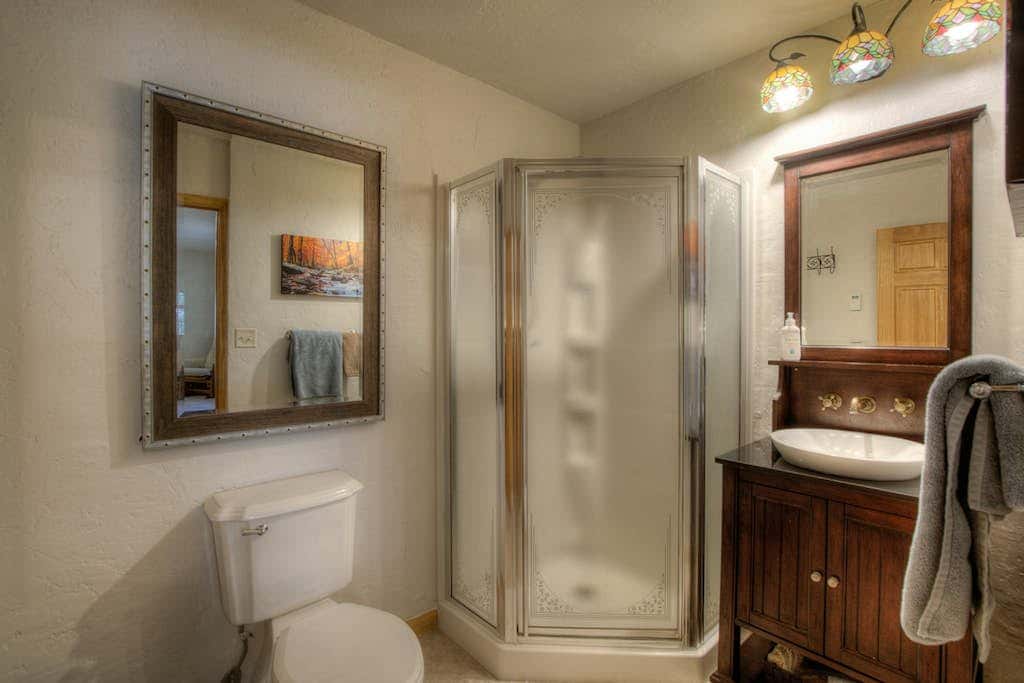 Eagle Pine Lodge