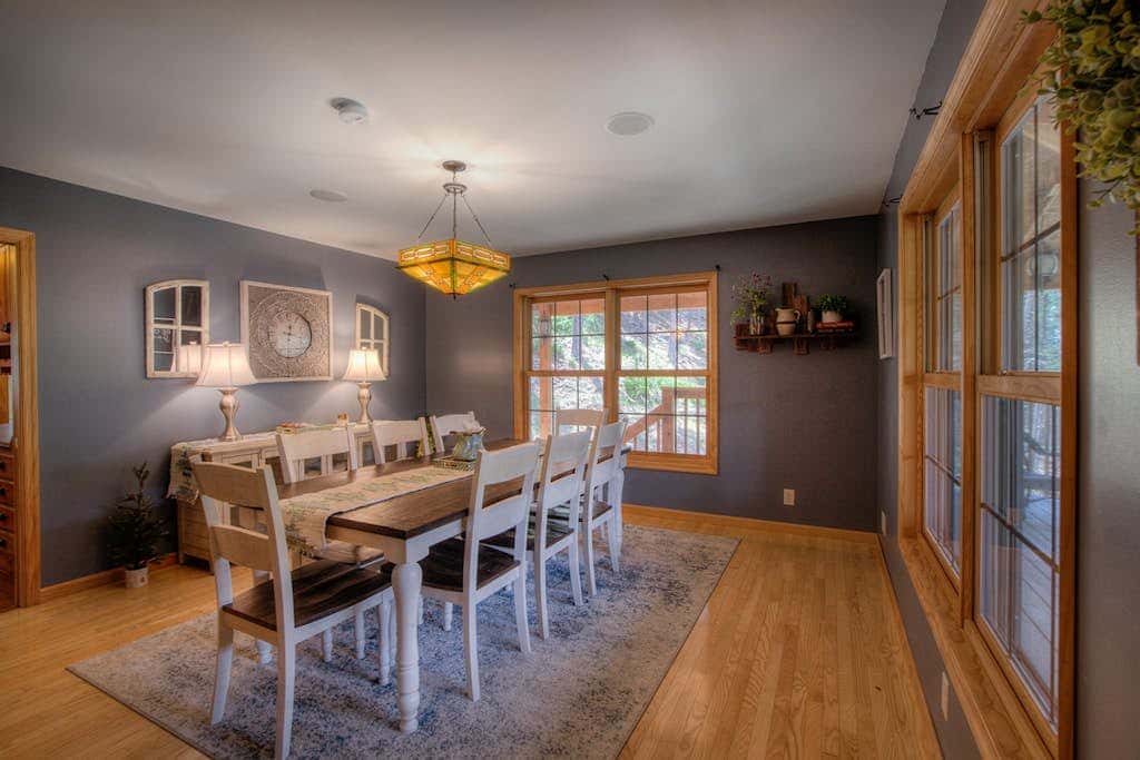 Eagle Pine Lodge