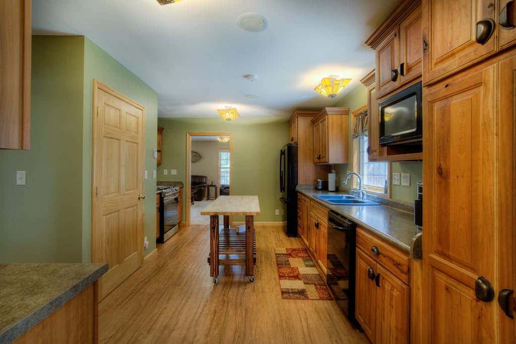 Eagle Pine Lodge