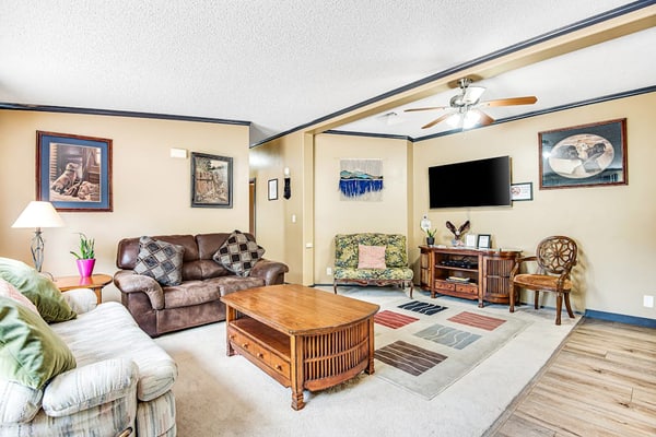 Experience the beauty of the Rockies at this charming 3 bedroom home in Colorado Springs. Perfectly positioned for adventure, you are just minutes away from the iconic Garden of the Gods and Pikes Peak. Relax in style with modern amenities including air conditioning, fast wifi, and a fully equipped kitchen. Whether you are planning a family hike or a quiet evening on the private patio watching the sunset, this welcoming mountain retreat offers the ultimate base for your Colorado getaway.