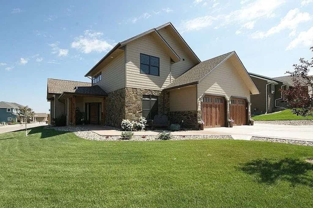 Experience the ultimate Black Hills getaway at this spacious 4-bedroom home in Rapid City. Perfectly situated near Mount Rushmore, Bear Country USA, and Canyon Lake Park, our family-friendly retreat offers a gleaming full kitchen, cozy gas fireplace, and a private patio with a grill. Whether you are exploring the Badlands or relaxing with board games after a day of adventure, our comfortable home provides the perfect base for your South Dakota vacation. Enjoy central air, plush linens, and a prime location.