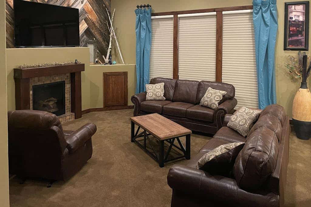 Experience the ultimate Black Hills getaway at this spacious 4-bedroom home in Rapid City. Perfectly situated near Mount Rushmore, Bear Country USA, and Canyon Lake Park, our family-friendly retreat offers a gleaming full kitchen, cozy gas fireplace, and a private patio with a grill. Whether you are exploring the Badlands or relaxing with board games after a day of adventure, our comfortable home provides the perfect base for your South Dakota vacation. Enjoy central air, plush linens, and a prime location.