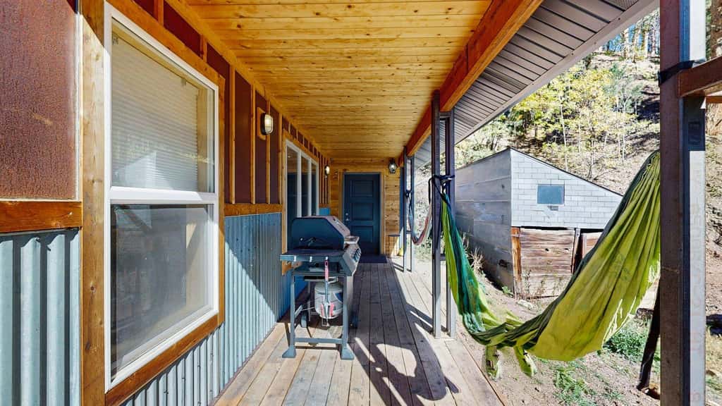 Honey Bee Hideaway
