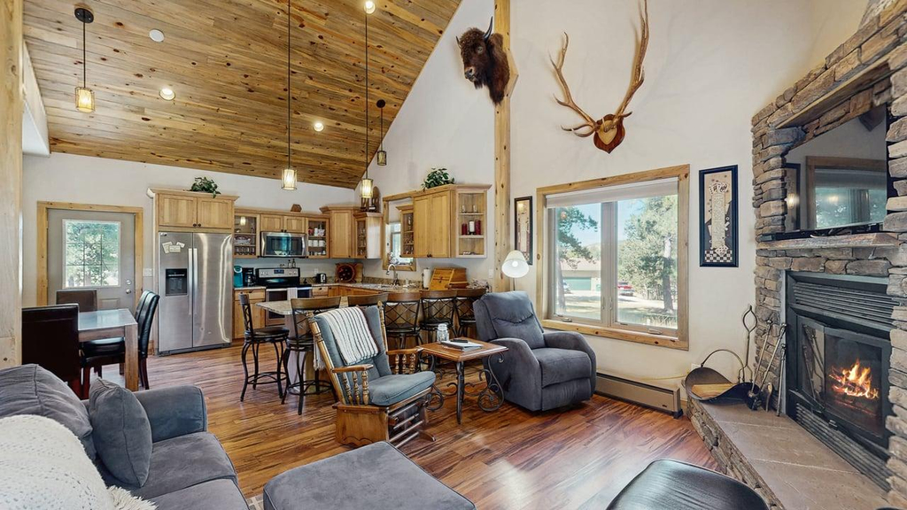 Legacy Lodge- 4BR Lodge Minutes from Deadwood
