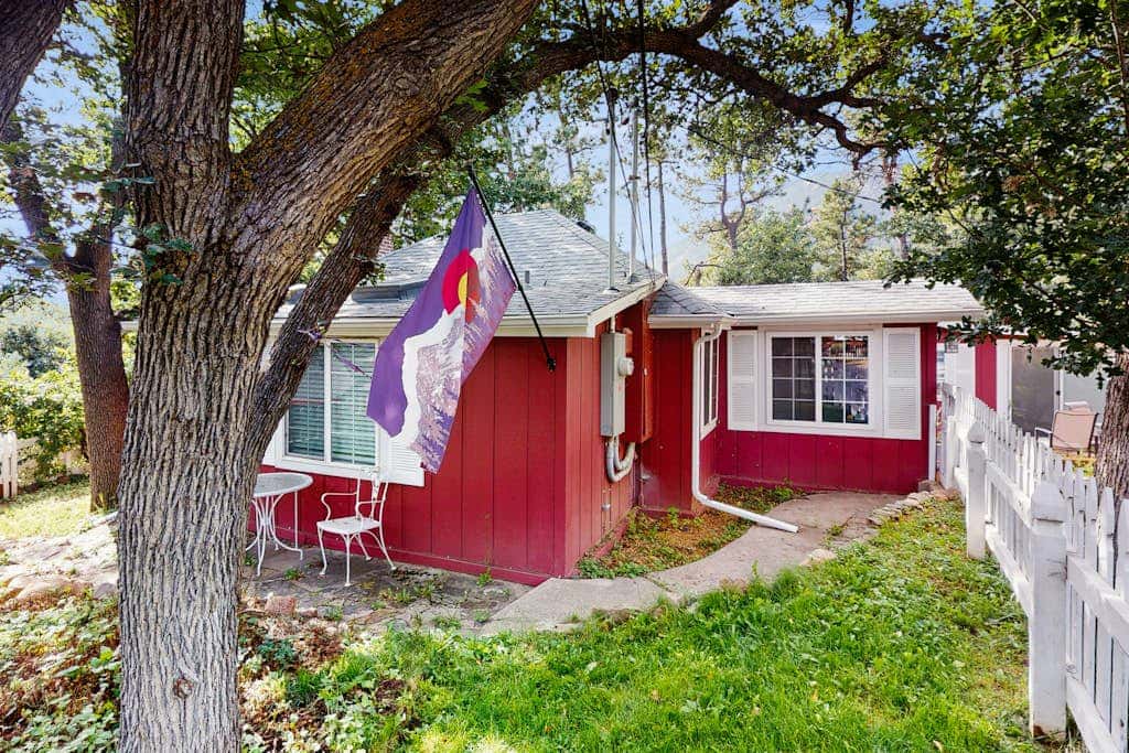 Little Lazy Bear Retreat