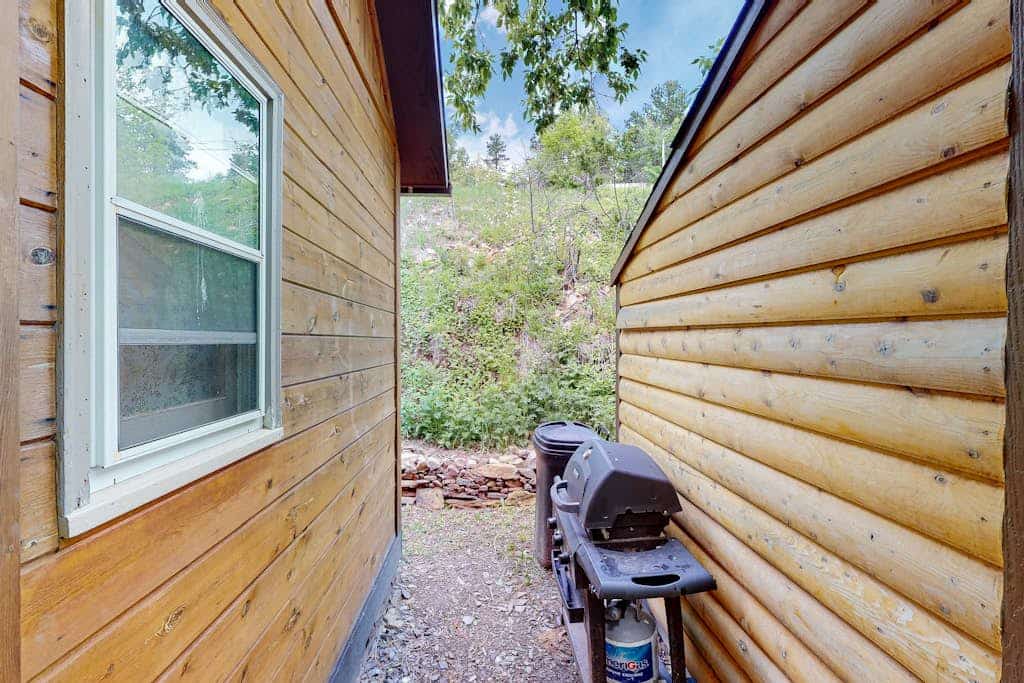 Experience the beauty of the Black Hills at this charming 2-bedroom pet-friendly cabin in Lead. Perfectly situated for adventure, our retreat offers stunning mountain views, a cozy interior with a well-appointed kitchen, and a private outdoor space for sunset grilling. Enjoy easy access to world-class skiing at Terry Peak and the historic charm of Deadwood. Whether you are seeking a family getaway or a peaceful escape into nature, this comfortable home base provides the ideal setting for your South Dakota vacation.