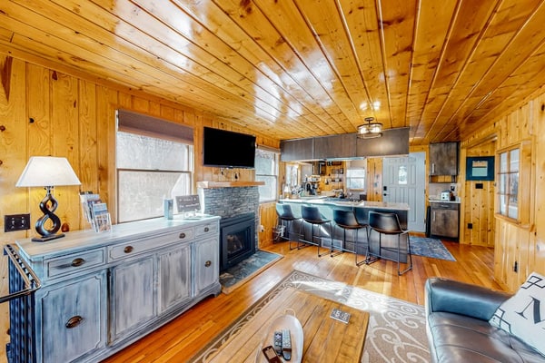 Escape to Miller's Eden 1, a cozy 2-bedroom cabin nestled in the scenic mountains of Green Mountain Falls. Perfect for outdoor lovers, this retreat offers breathtaking peak views and quick access to hiking, fishing, and Pikes Peak adventures. Unwind on your private deck, warm up by the gas fireplace, or enjoy modern comforts like a full kitchen and WiFi. Whether you are exploring Garden of the Gods or relaxing in the evergreen groves, this hillside home provides the ultimate serene Colorado getaway for your family.