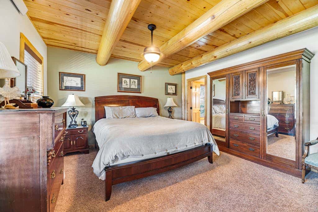 Boulder Ridge Lodge