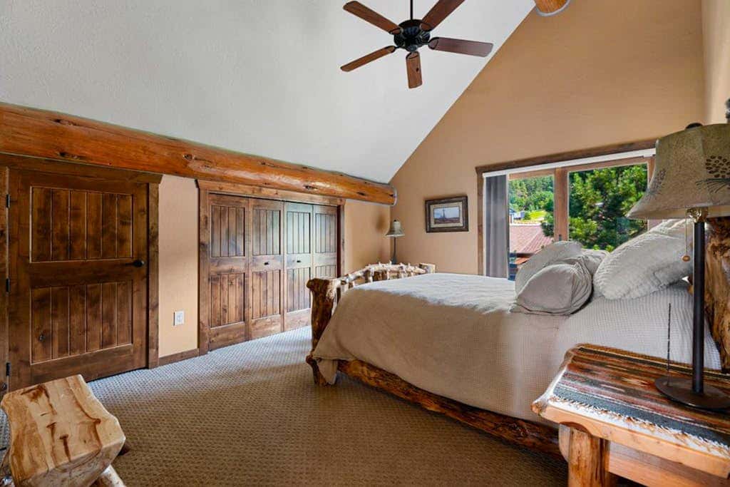 Reunion Lodge