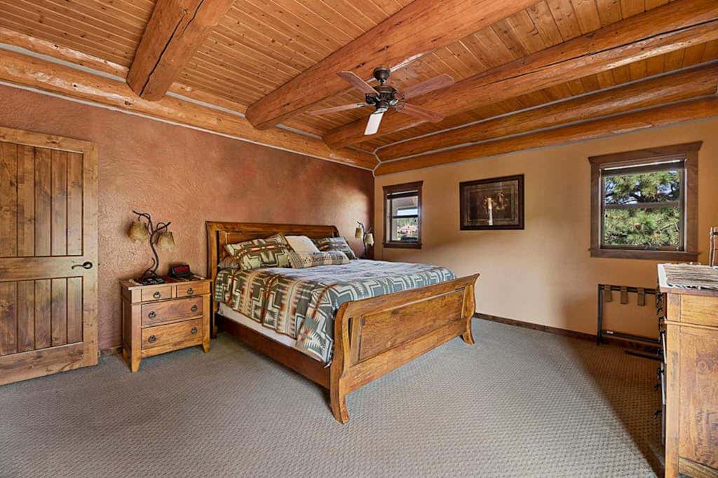 Reunion Lodge