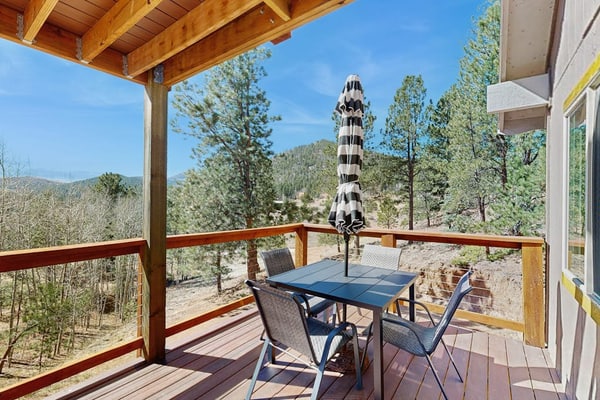 Come stay at Five Mile Retreat, our roomy three bedroom mountain home in Cripple Creek. It is great for families and features a big deck with amazing views, a full kitchen, and a nice soaking tub. You get the best of both worlds with a quiet spot that is still just minutes from downtown casinos, shops, and fun outdoor activities like hiking and fishing. Whether you want to relax or explore the mountains, our place is the perfect home base for your Colorado vacation.