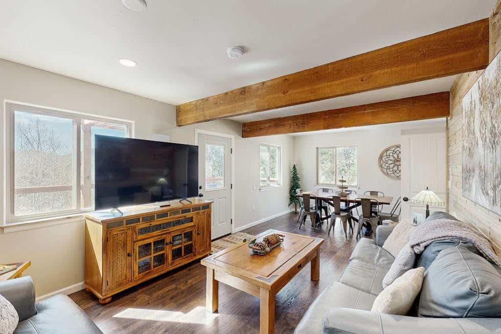 Come stay at Five Mile Retreat, our roomy three bedroom mountain home in Cripple Creek. It is great for families and features a big deck with amazing views, a full kitchen, and a nice soaking tub. You get the best of both worlds with a quiet spot that is still just minutes from downtown casinos, shops, and fun outdoor activities like hiking and fishing. Whether you want to relax or explore the mountains, our place is the perfect home base for your Colorado vacation.