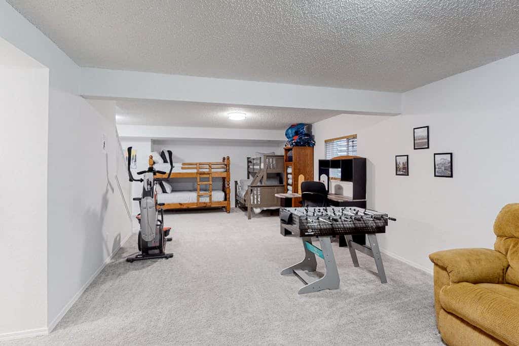 Experience breathtaking mountain vistas and stunning sunsets at Springs Manor, a spacious four bedroom dog friendly retreat in Colorado Springs. Perfectly positioned for military families near major bases and the Air Force Academy, our home offers a cozy gas fireplace, a fully equipped kitchen, and dual living areas for ultimate relaxation. Enjoy proximity to Garden of the Gods and endless outdoor adventures. With central air, free wifi, and space for the whole family, your perfect Colorado getaway awaits.