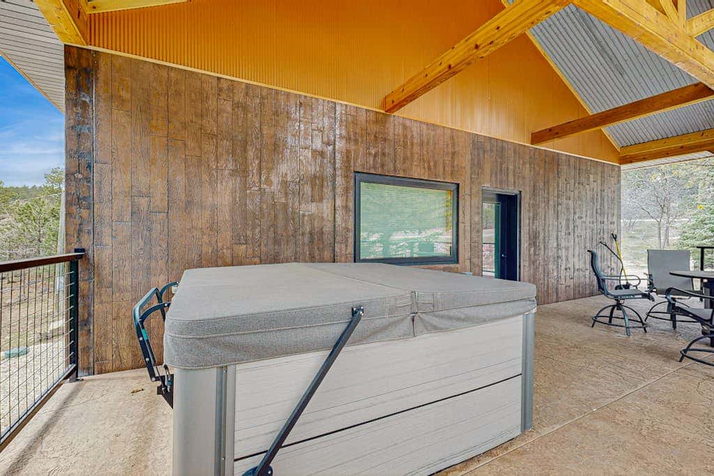 Bear Butte Hideaway
