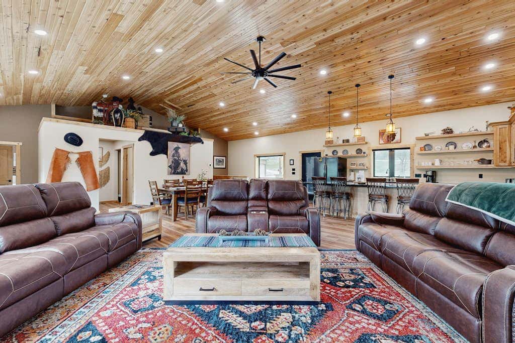 Bear Butte Hideaway