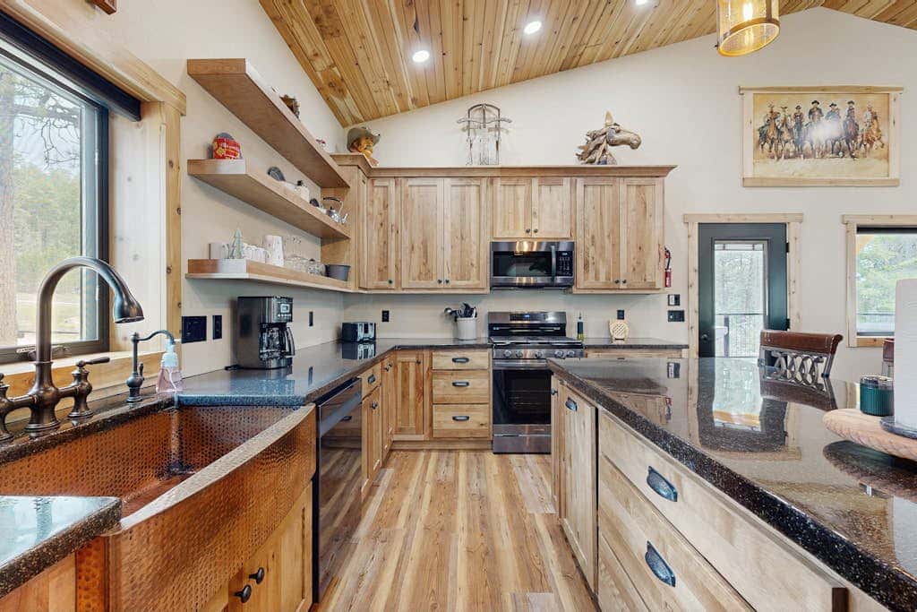 Bear Butte Hideaway