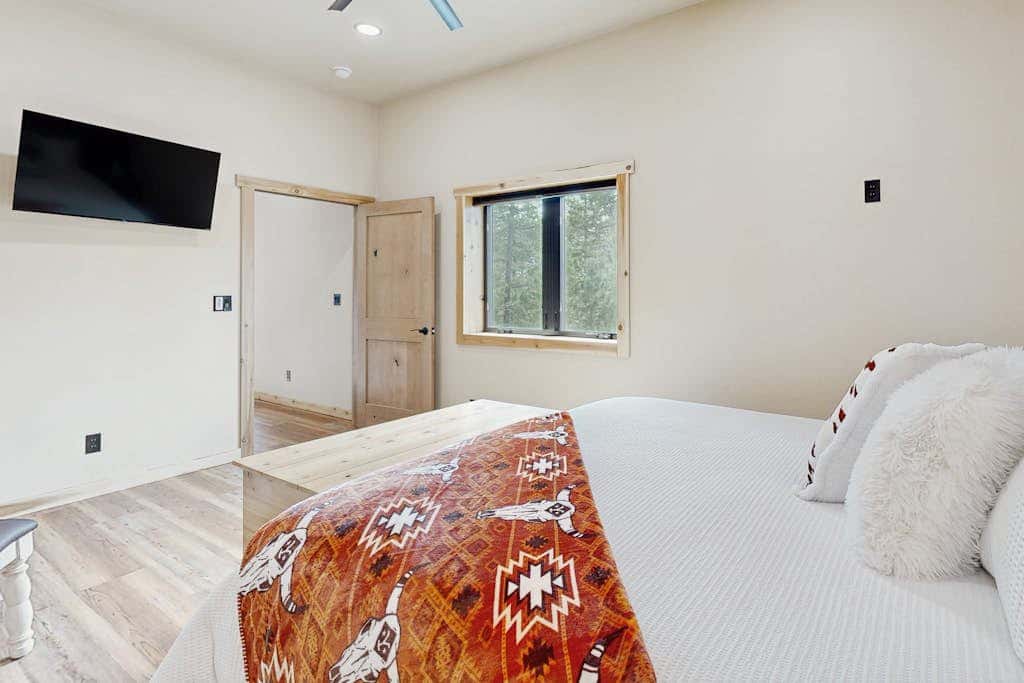 Bear Butte Hideaway