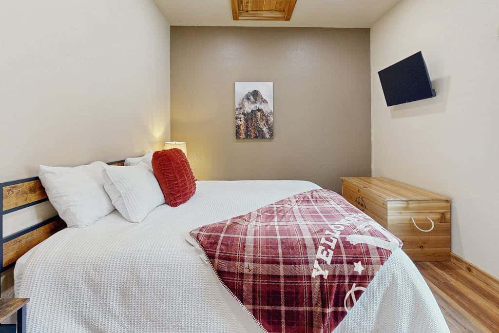 Bear Butte Hideaway