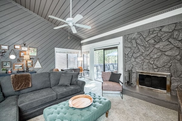 Huntington Lake Condo w/ decks, high-speed WiFi, and community pool & hot tub