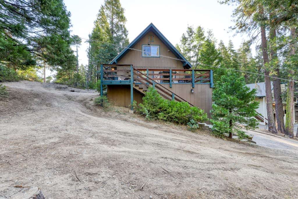 Family-friendly Cabin w/ WiFi & Furnished Deck - Close to Town, Lake, & Skiing