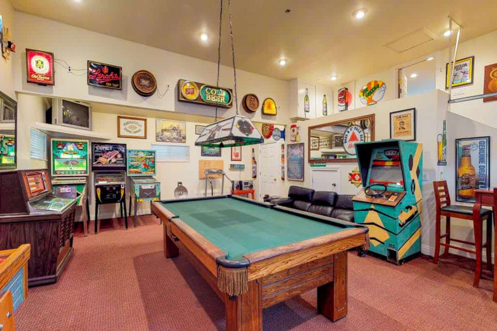 3BR Dog-Friendly Home w/ Game Room & Wood-Burning Fireplace