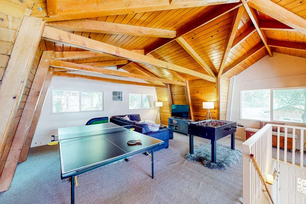 Cozy Cabin | Farmhouse-style cabin in Groveland with gambrel knotty pine ceiling