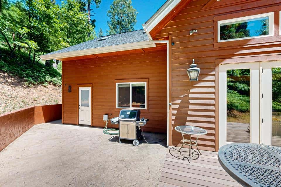 Cypress Lodge