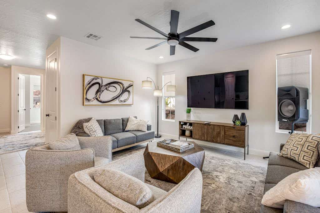 Brand new townhome with shaded patio, desert views, central AC & great location