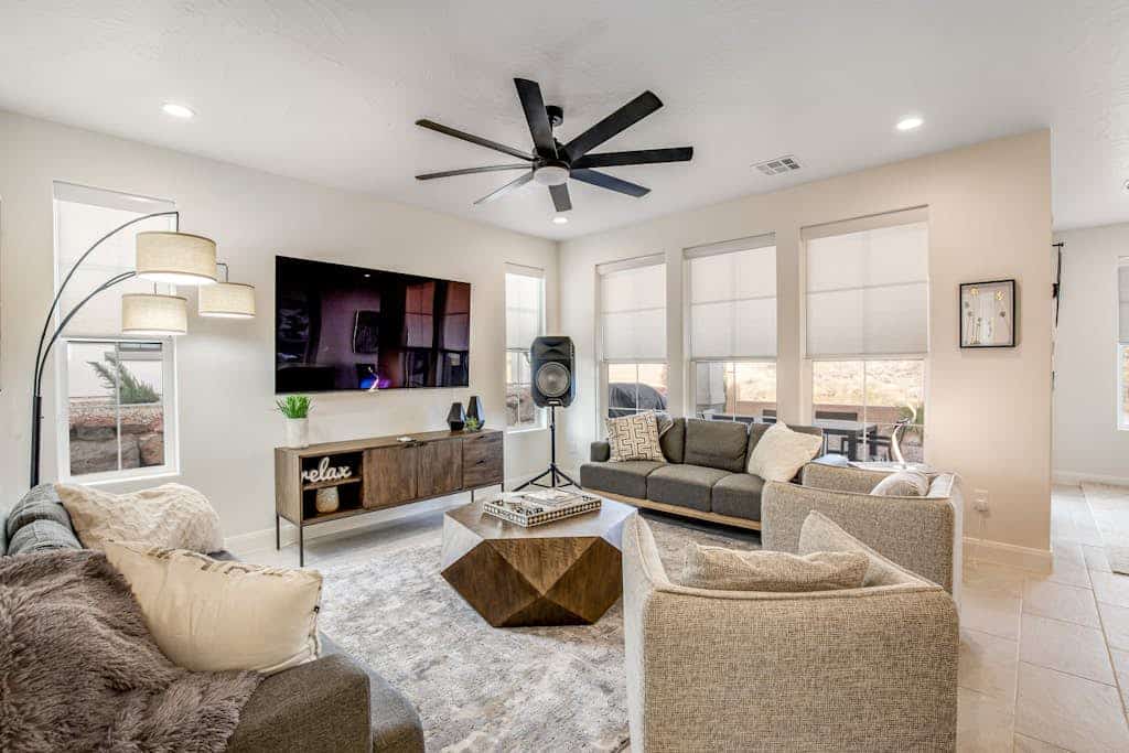 Brand new townhome with shaded patio, desert views, central AC & great location