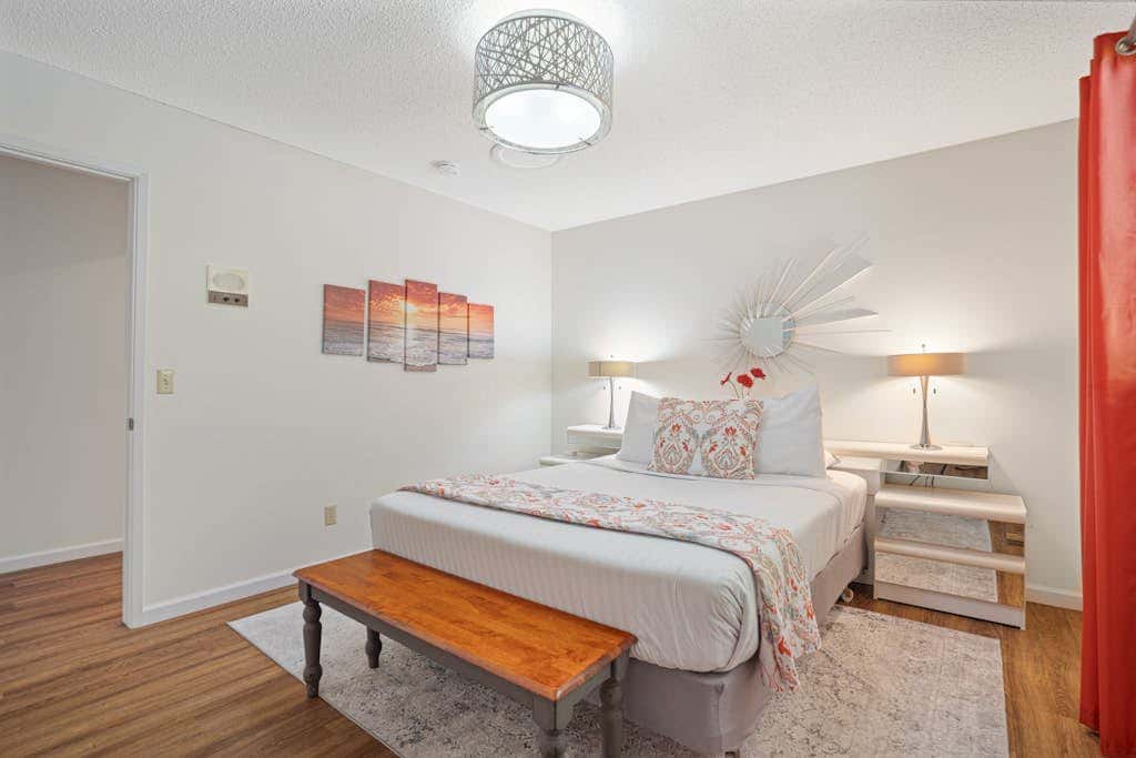 Viewcrest Retro Country Home