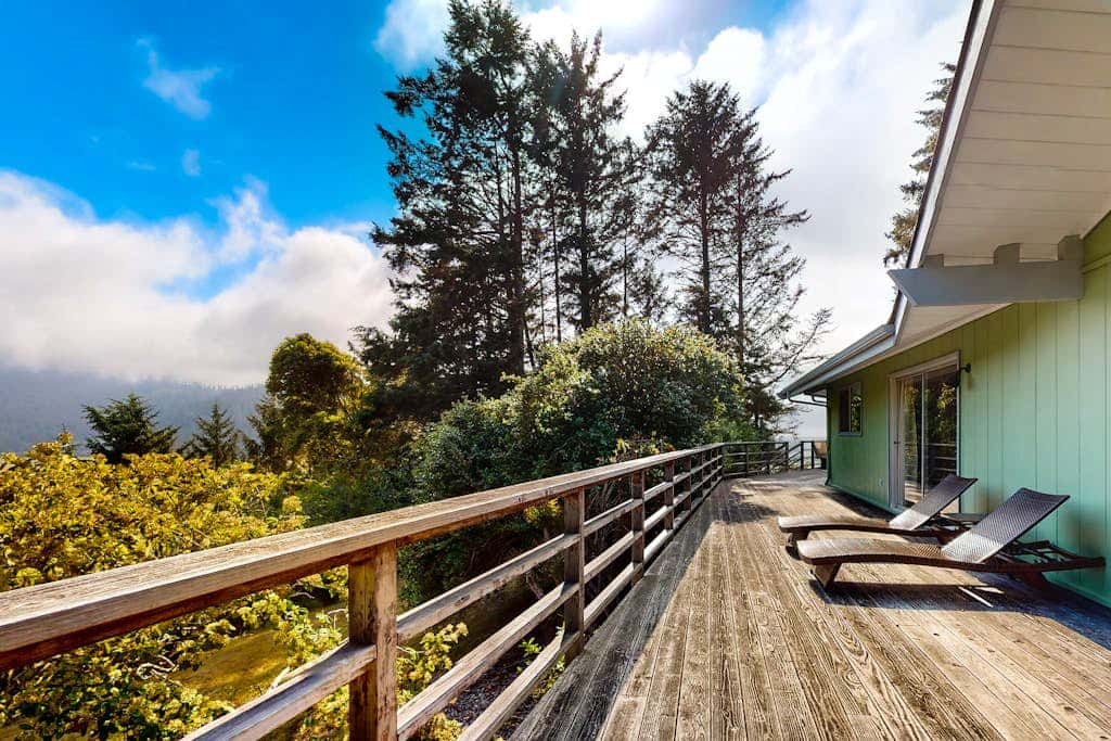 Viewcrest Retro Country Home