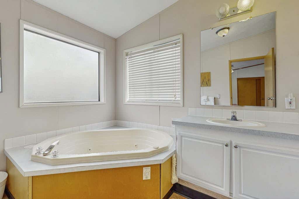 Pacific View Escape