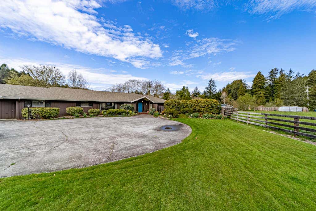 Mimi's Ranch House