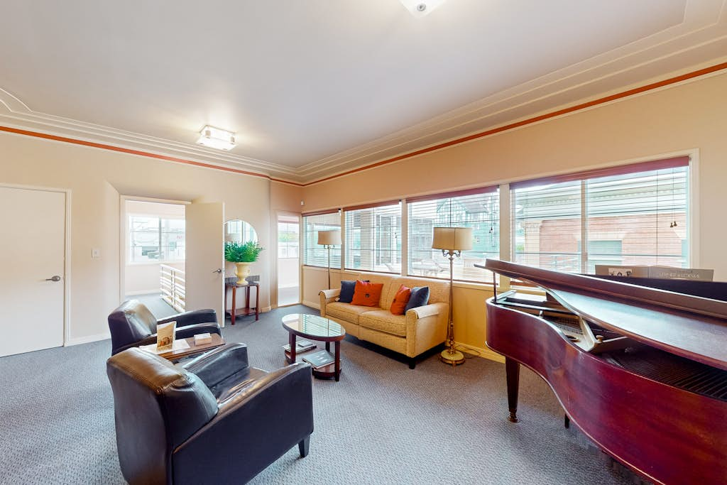 Eureka Theater Apartment