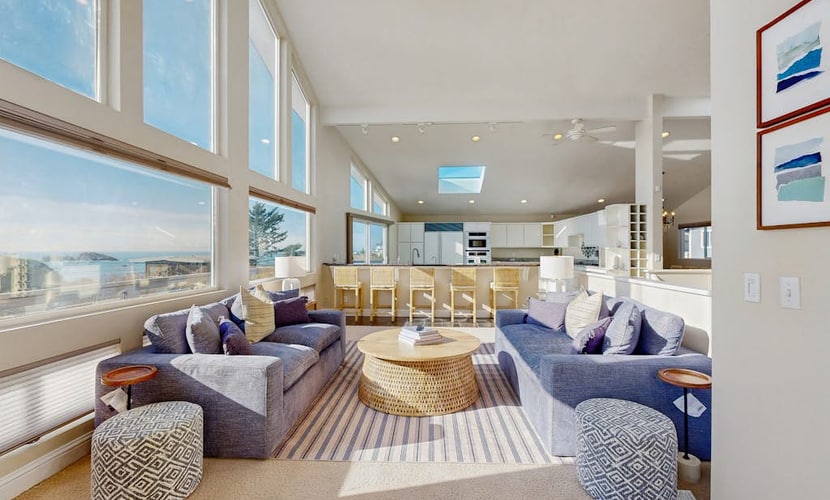 Updated Oceanfront home near the redwoods and harbor - close to hiking trails