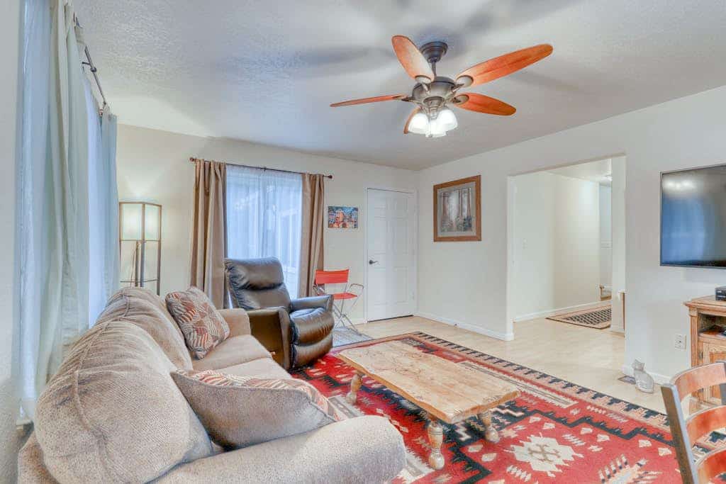 Recently-upgraded, beautiful townhome - close to the business district