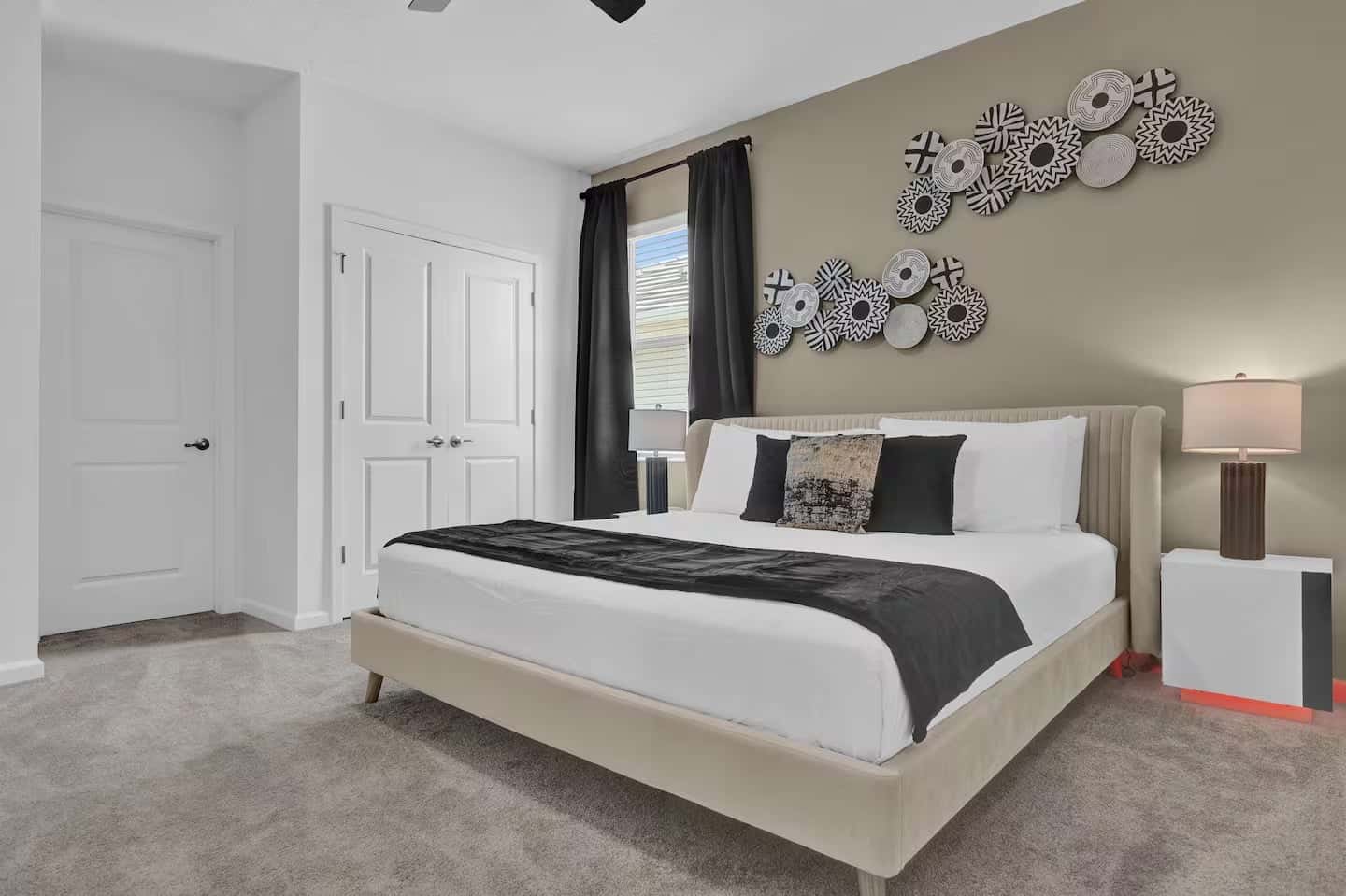 Modern Home at Sonoma! Sleeps 32