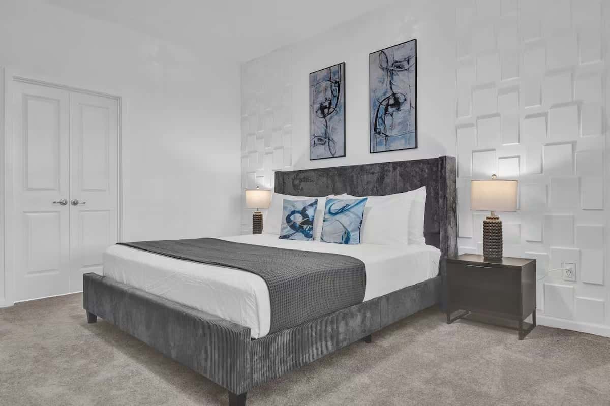 Modern Home at Sonoma! Sleeps 32