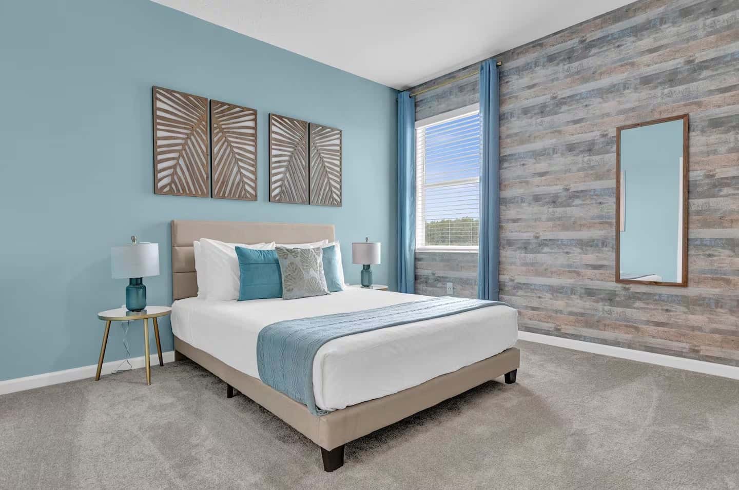 Modern Home at Sonoma! Sleeps 32