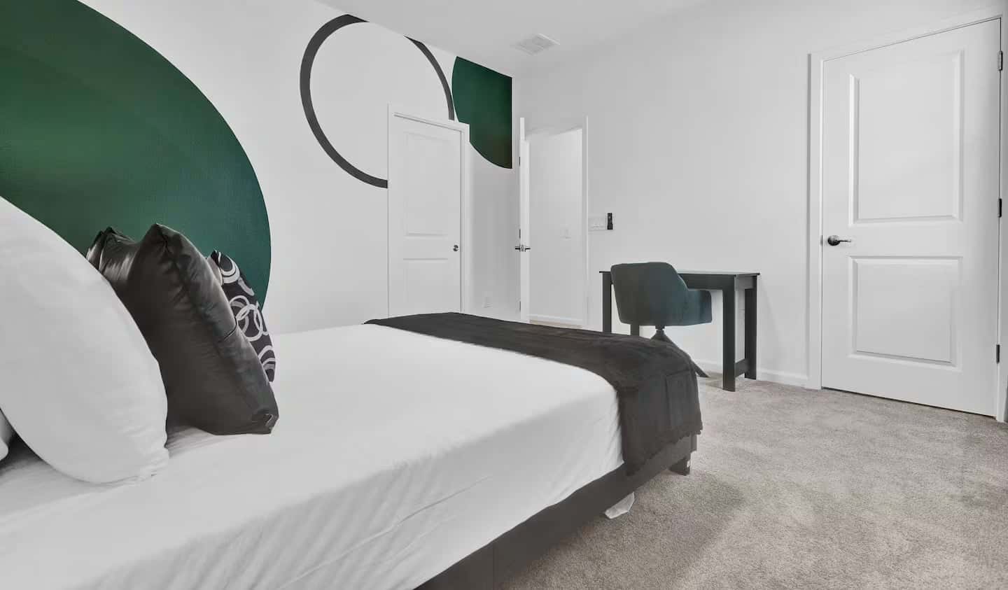 Modern Home at Sonoma! Sleeps 32