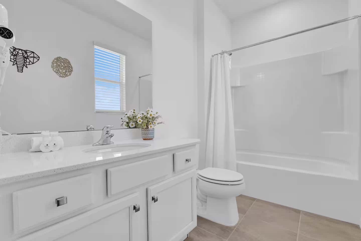 Modern Home at Sonoma! Sleeps 32