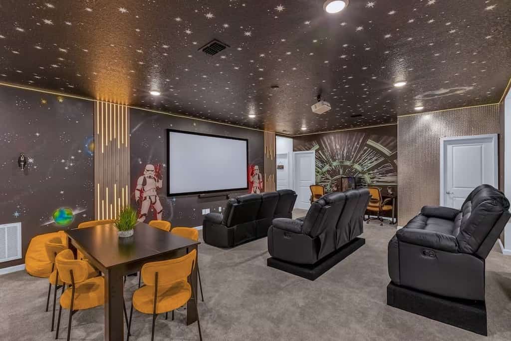 15-Suite Luxury Villa | Sleeps 32 | Private Pool