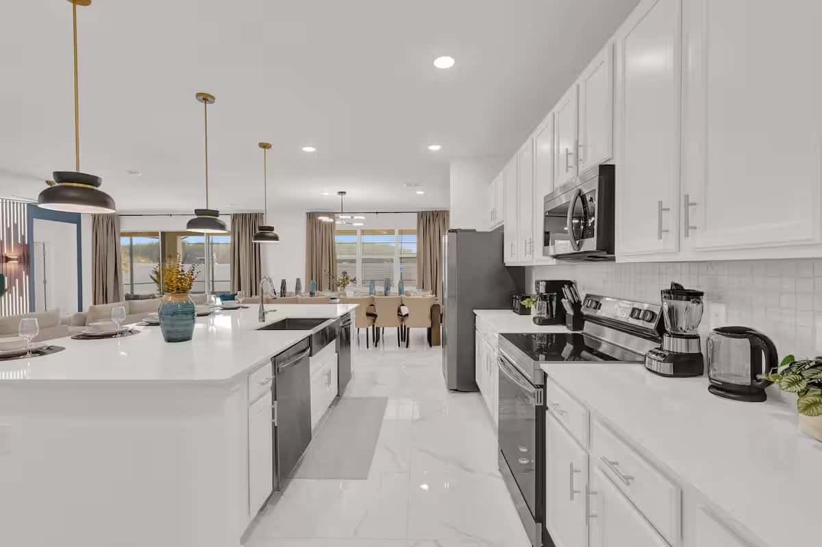 Modern Home at Sonoma! Sleeps 32