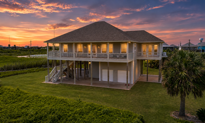 Beachfront + Canal: 4BR/4BA w/ Ocean Views & Fireplace