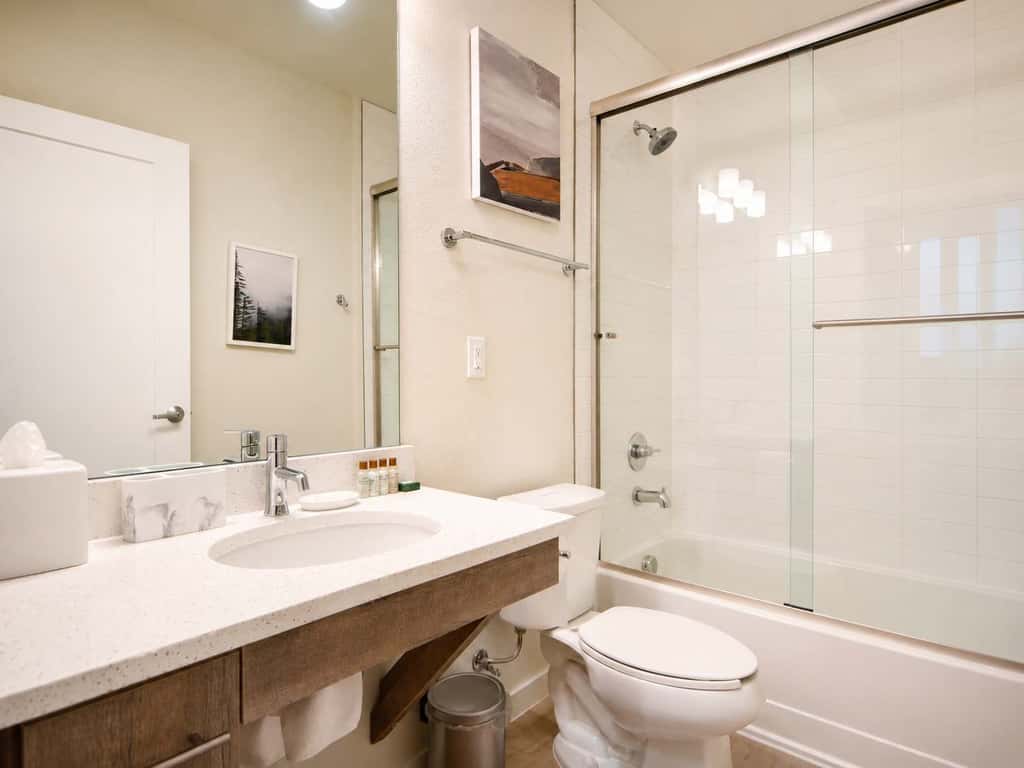 Roami at Zuni | Cozy Studio LoHi Apartment