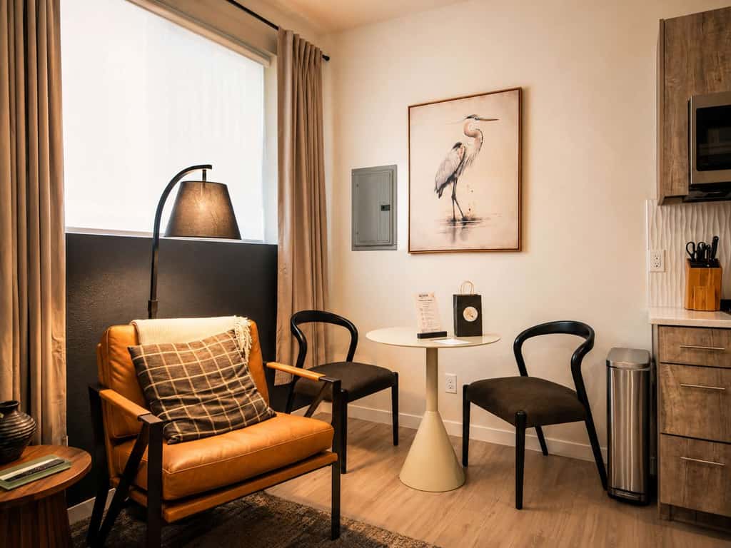 Roami at Zuni | Cozy Studio LoHi Apartment